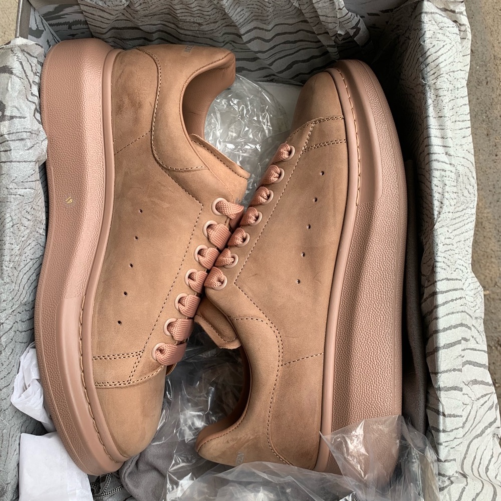 Alexander McQueen sneakers “pink Salmon” size 8